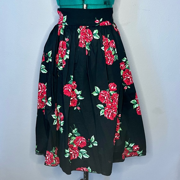 Vintage Style Rose Skirt - Picture 1 of 2